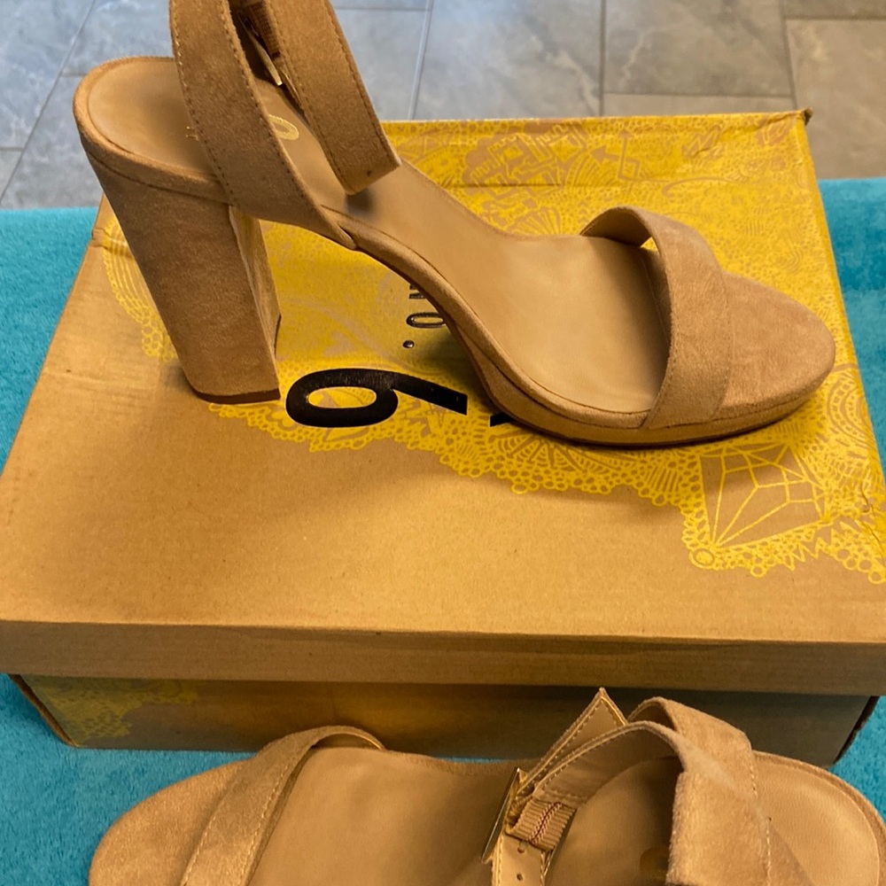 Mix No. 6 Trina Platform Sandal